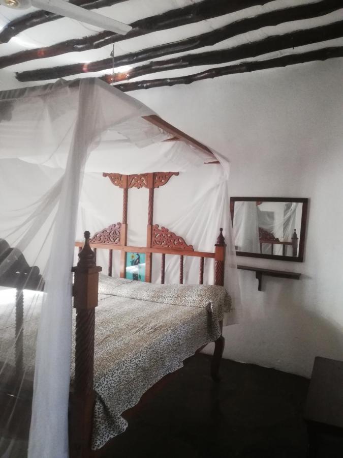 Chiky Villa Watamu Exteriör bild